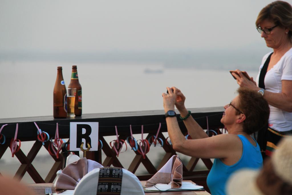 缅甸伊洛瓦底江河海景酒店 曼德勒 外观 照片